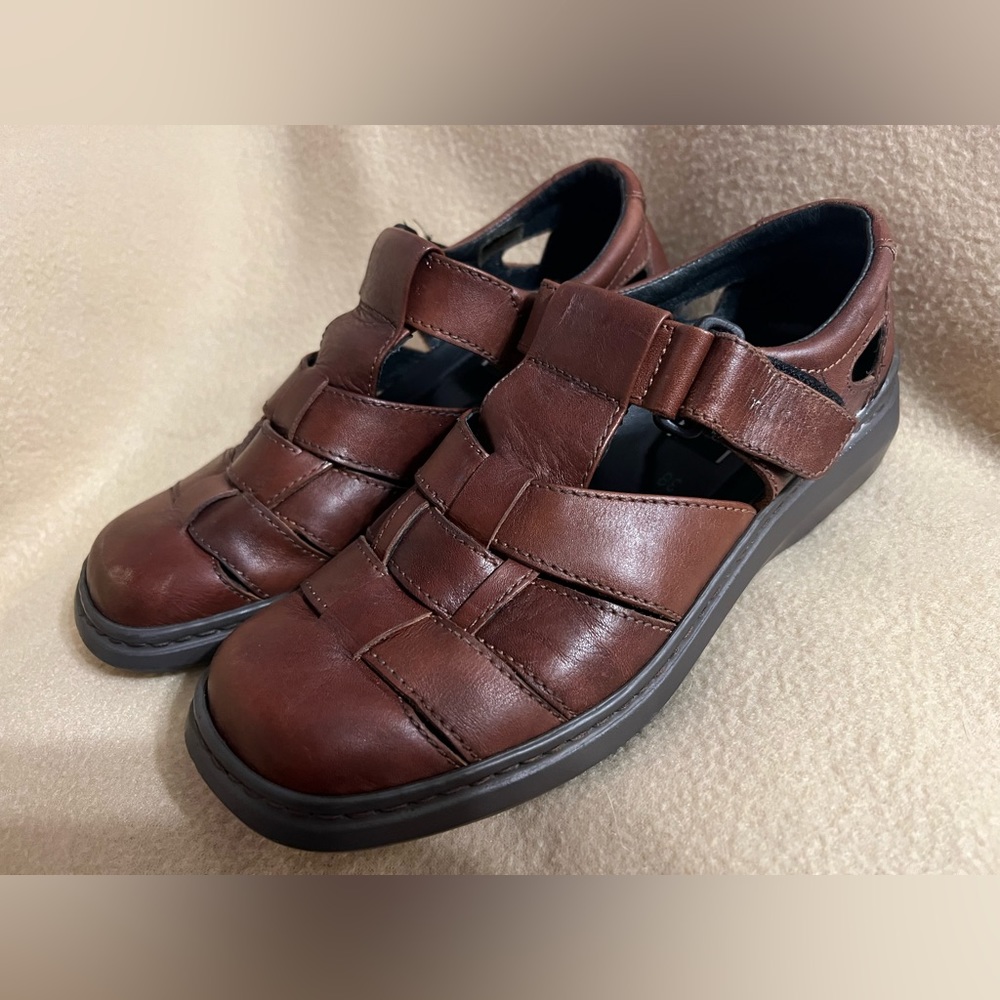 Josef Seibel Shoes Womens 38  USA size: 7 Fisherman Sandals Leather